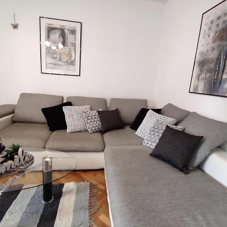 Apartment Deluxe Pervan Split