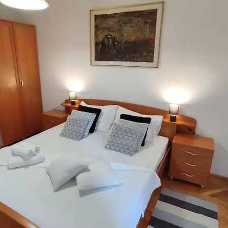 Deluxe Pervan *