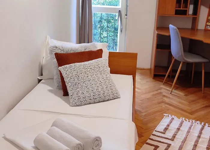 Deluxe Pervan Apartament
